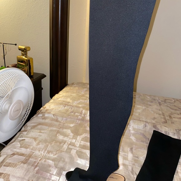 Express Shoes - Picture 5 of 5